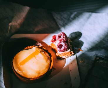 Böyürtkənli cheesecake