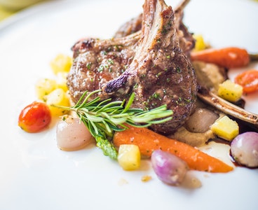 Nar suyunda quzu qovurması