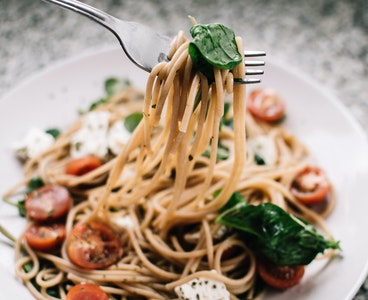 Göbələkli spagetti