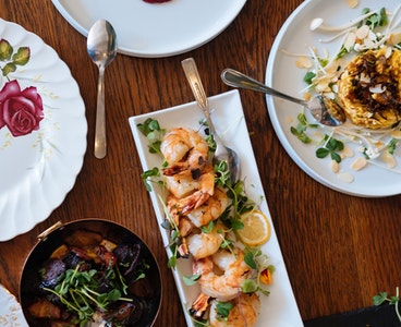 Qaymaqlı sousda krevetka