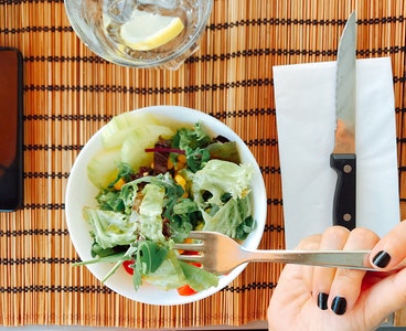 Göbələkli salatı resepti