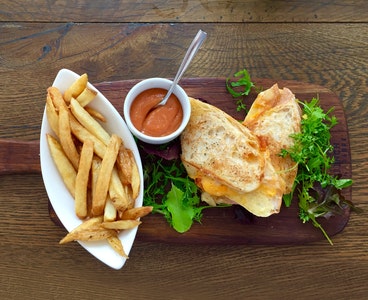 Toyuq döş əti qızartması resepti