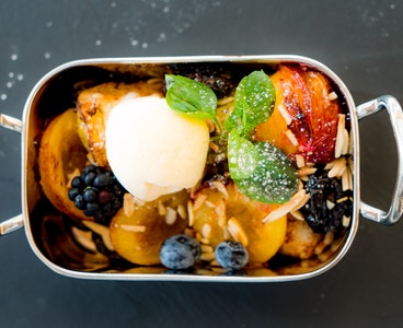 Darçınla alma sobada